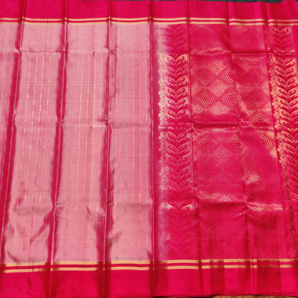 Lightweight pattu handloom Saree - SFT122