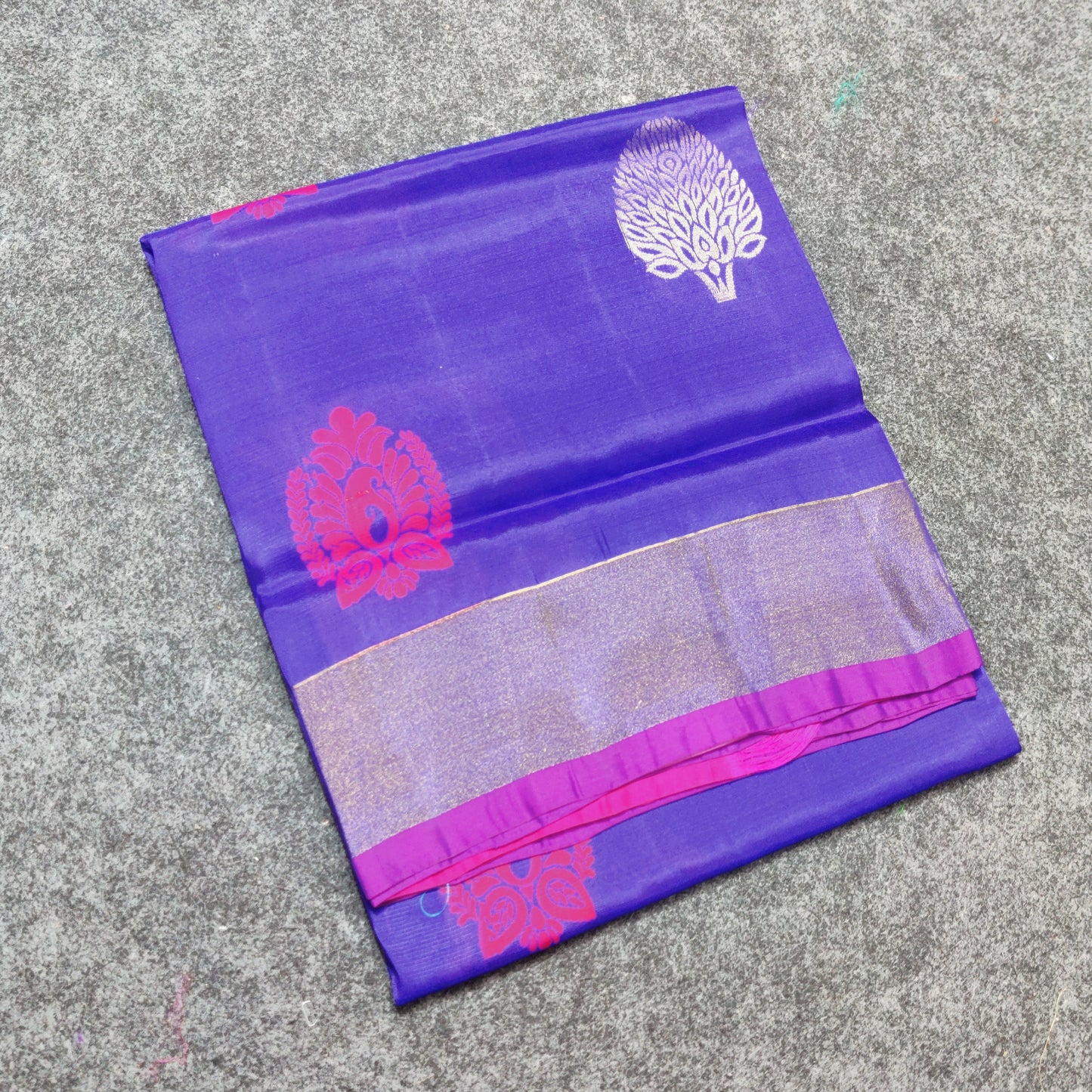 Lightweight pattu saree - HF103