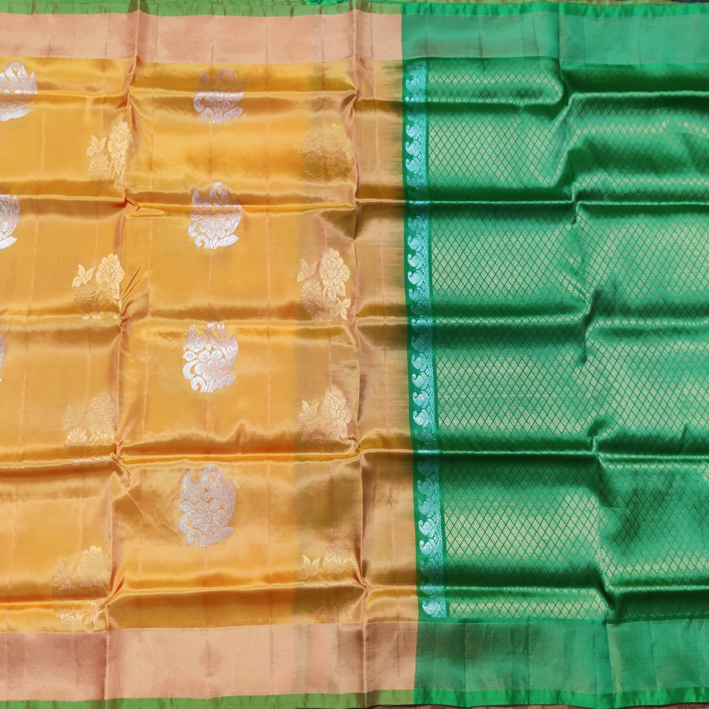 Lightweight pattu saree - HF101