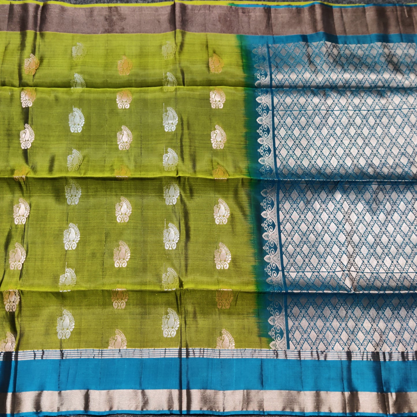 Lightweight Pattu saree - LWP214