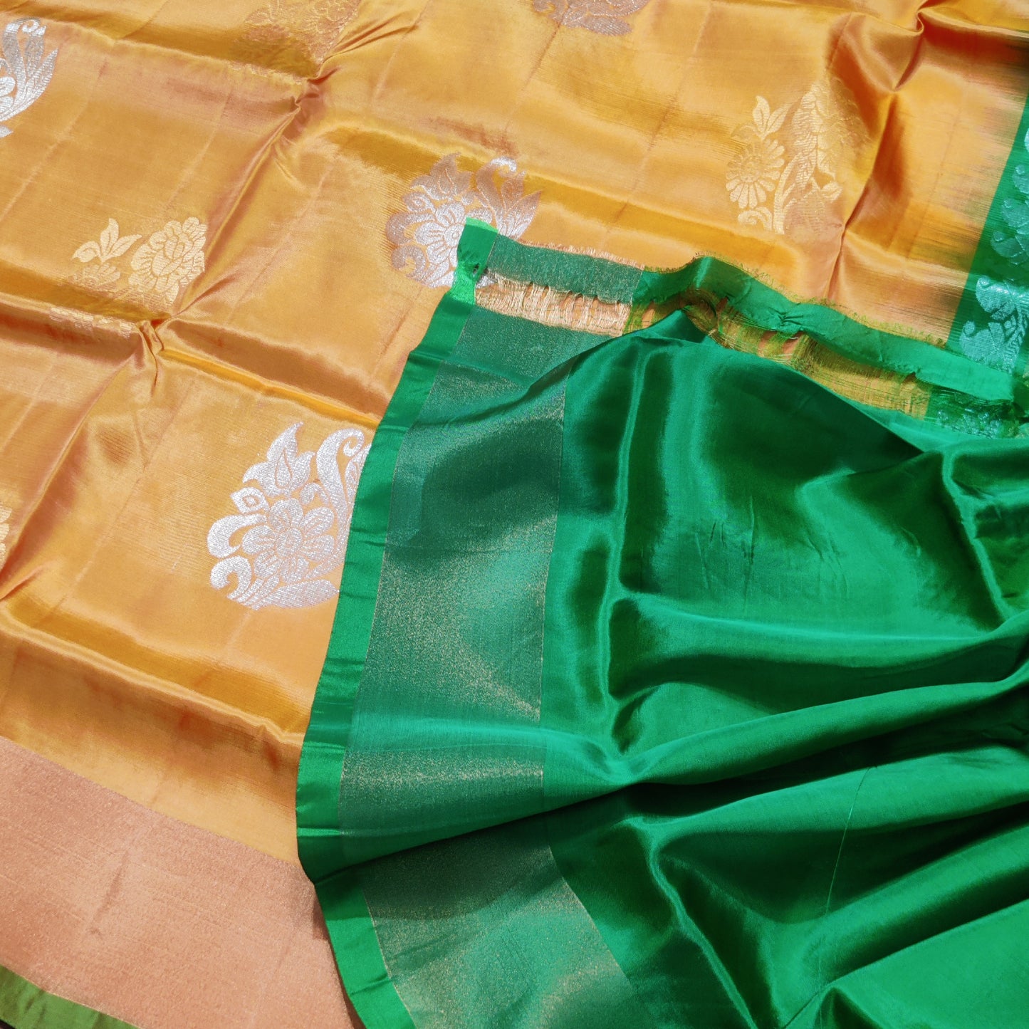 Lightweight pattu saree - HF101