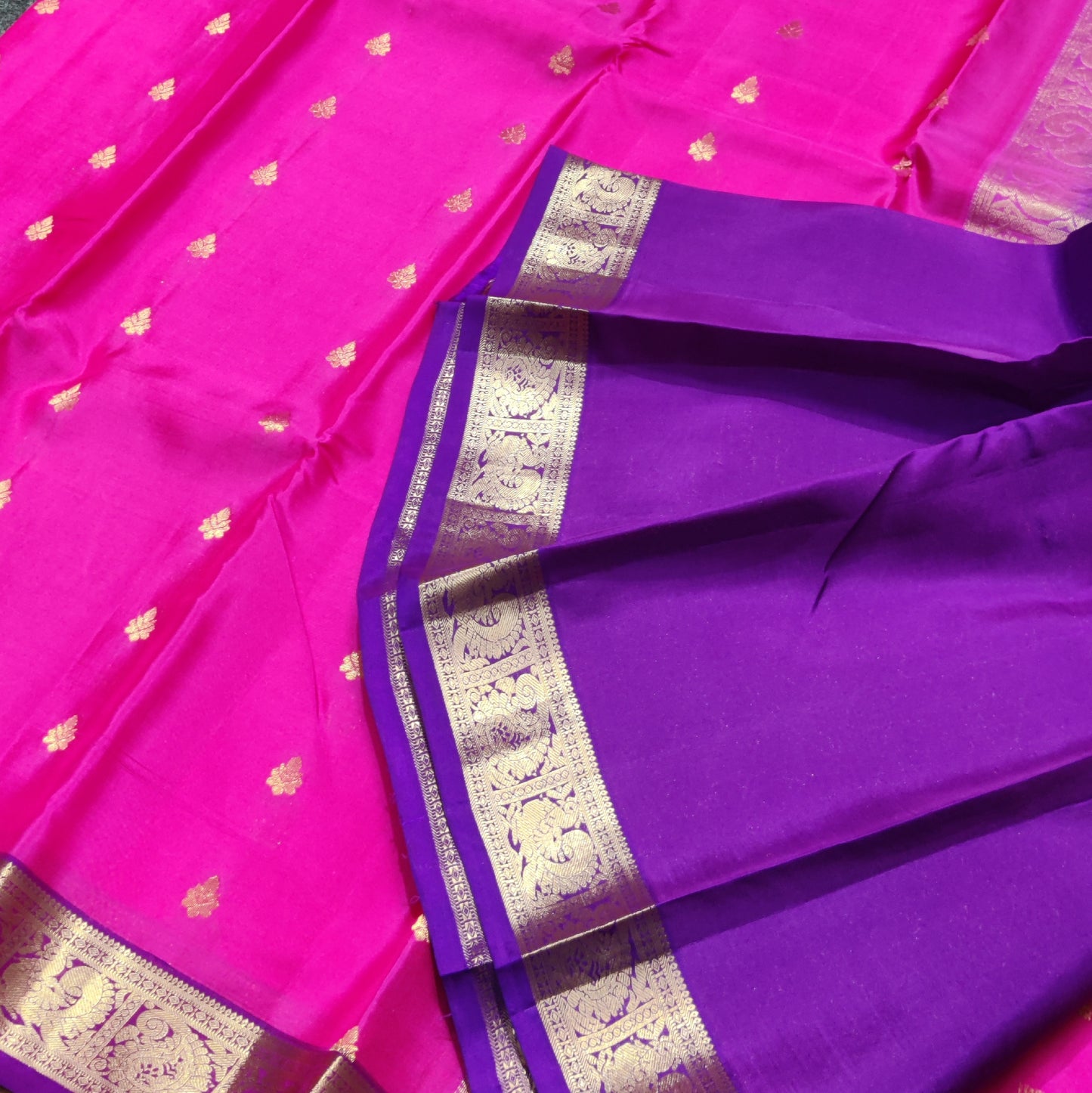 Kanchipattu small border saree - KMP747