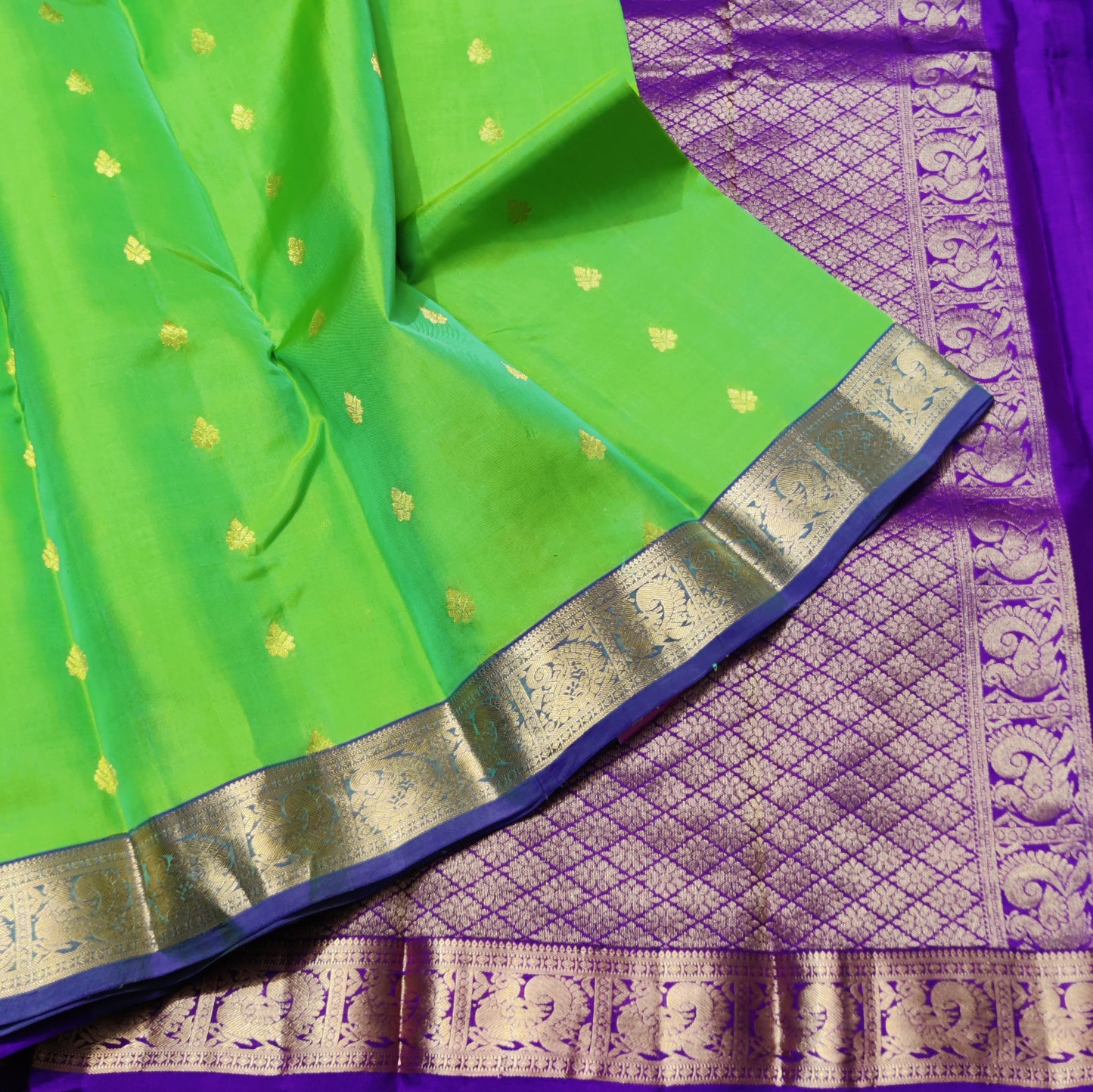 Kanchipattu small border saree - KMP741