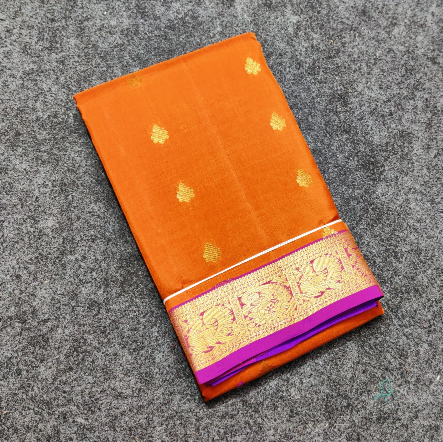 Kanchipattu small border saree - KMP736