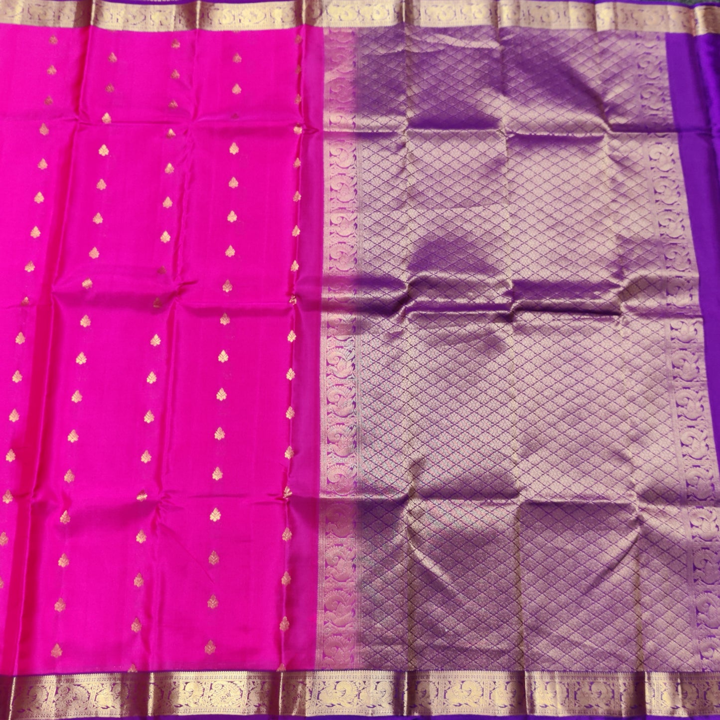 Kanchipattu small border saree - KMP747