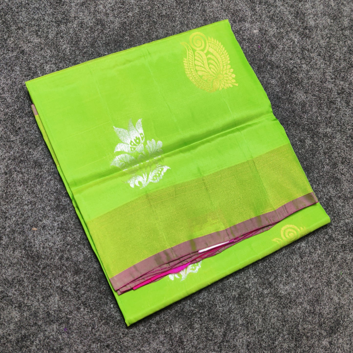 Lightweight pattu saree - HF108